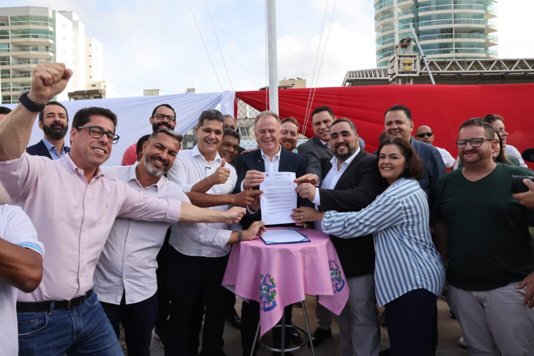 Guarapari celebra 134 anos com investimento do Governo do ES e Totem de Segurança Guarapari celebra 134 anos com investimento do Governo do ES e Totem de Segurança