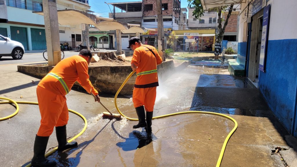 Prefeitura de Cachoeiro reforça limpeza urbana em Pacotuba e BNH de Cima Prefeitura intensifica ações de limpeza urbana em distrito e bairros de Cachoeiro - Prefeitura de Cachoeiro de Itapemirim