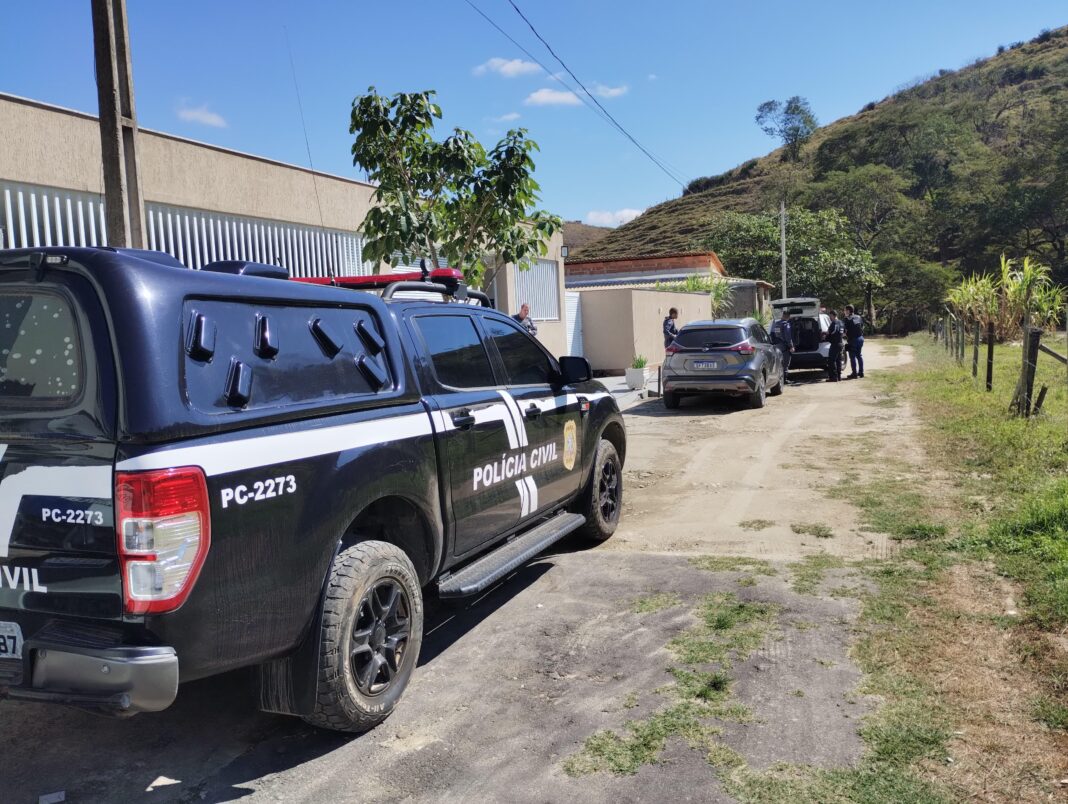 Polícia Civil de Castelo apreende drogas e prende homem em operação contra tráfico Polícia Civil de Castelo apreende drogas e prende homem em operação contra tráfico
