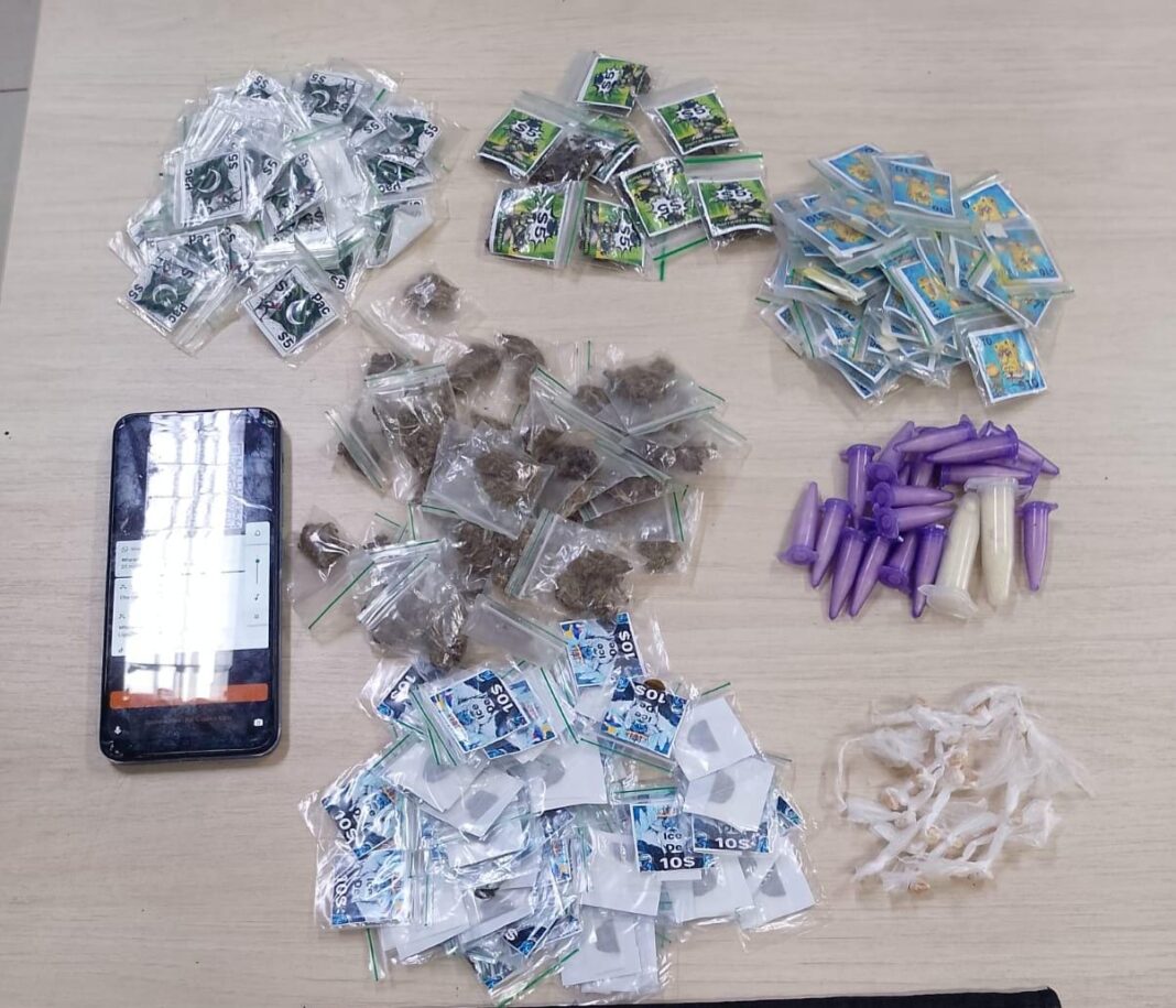 Polícia Civil prende jovem por tráfico de drogas em Cariacica, ES Polícia Civil prende jovem por tráfico de drogas em Cariacica, ES