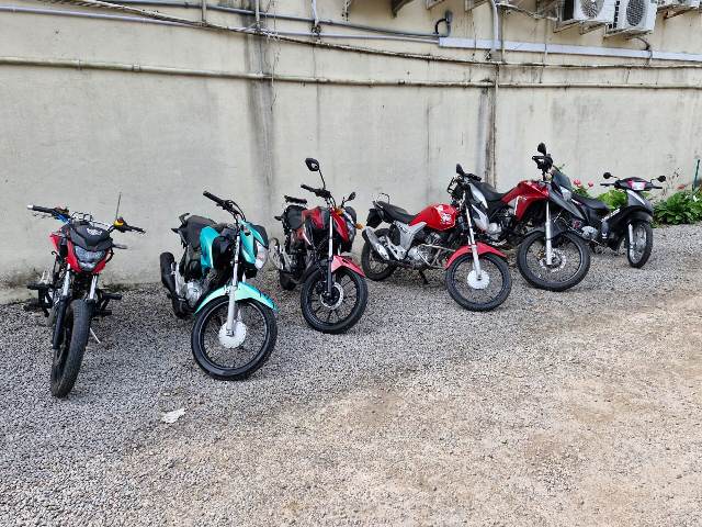 Polícia Civil apreende 10 motocicletas em operação contra “rolezinhos” em Linhares Polícia Civil apreende 10 motocicletas em operação contra “rolezinhos” em Linhares