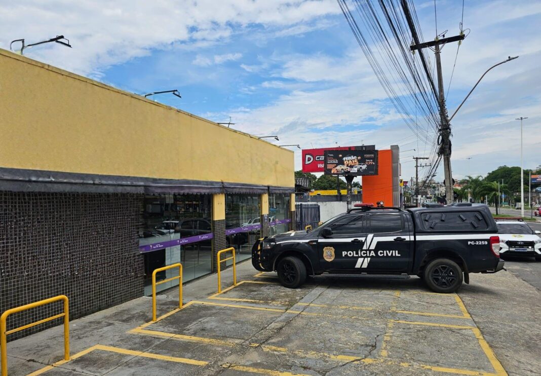 Polícia Civil flagra furto de energia em loja de açaí em Cariacica Polícia Civil flagra furto de energia em loja de açaí em Cariacica