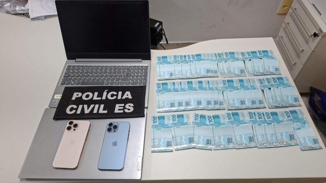 Polícia Civil deflagra operação “Game Over” e prende suspeito de extorsão em Guarapari Polícia Civil deflagra operação “Game Over” e prende suspeito de extorsão em Guarapari