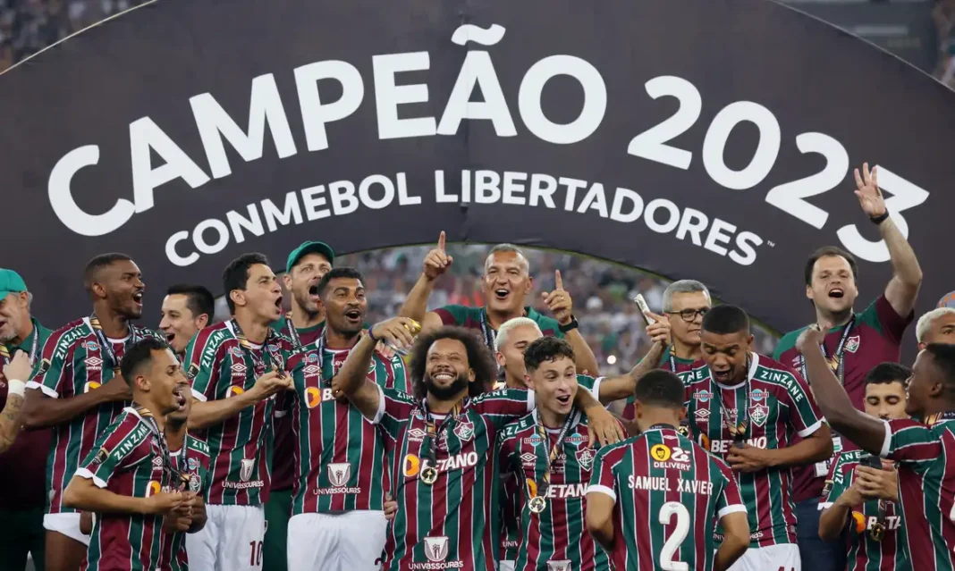 Ídolo do Fluminense enfrenta dificuldades no exterior e ex-jogador do Flamengo é apontado como responsável Ídolo do Fluminense enfrenta dificuldades no exterior e ex-jogador do Flamengo é apontado como responsável