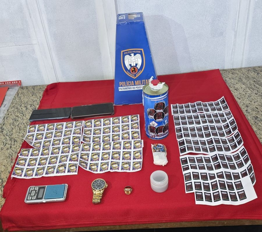Polícia Civil prende suspeito de homicídio e tráfico em Cachoeiro de Itapemirim Polícia Civil prende suspeito de homicídio e tráfico em Cachoeiro de Itapemirim