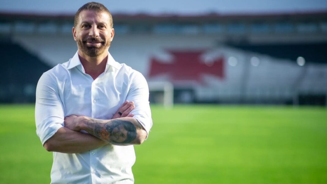 Vasco da Gama reforça elenco com contratação de dois estrangeiros para 2025, afirma Pedrinho. Vasco da Gama reforça elenco com contratação de dois estrangeiros para 2025, afirma Pedrinho.