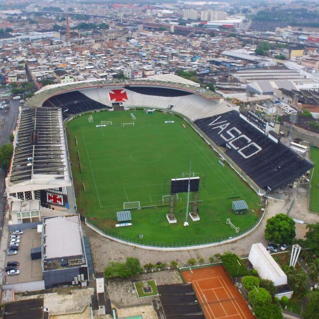 Vasco da Gama prepara reforços para a próxima temporada e promete a melhor janela de transferências. Vasco da Gama prepara reforços para a próxima temporada e promete a melhor janela de transferências.