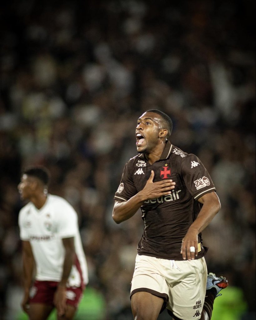 Vasco vence Fluminense por 2 a 0 e se aproxima das vagas na Libertadores do Brasileiro Vasco vence Fluminense por 2 a 0 e se aproxima das vagas na Libertadores do Brasileiro
