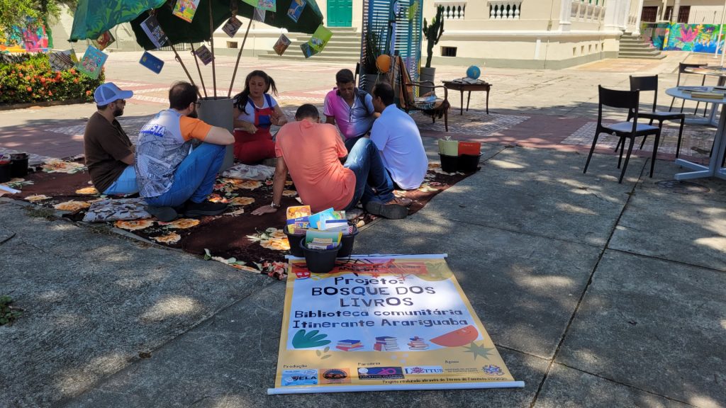 “Leitura em Movimento” celebra o Dia Nacional do Livro na Praça Jerônimo Monteiro - Prefeitura de Cachoeiro de Itapemirim