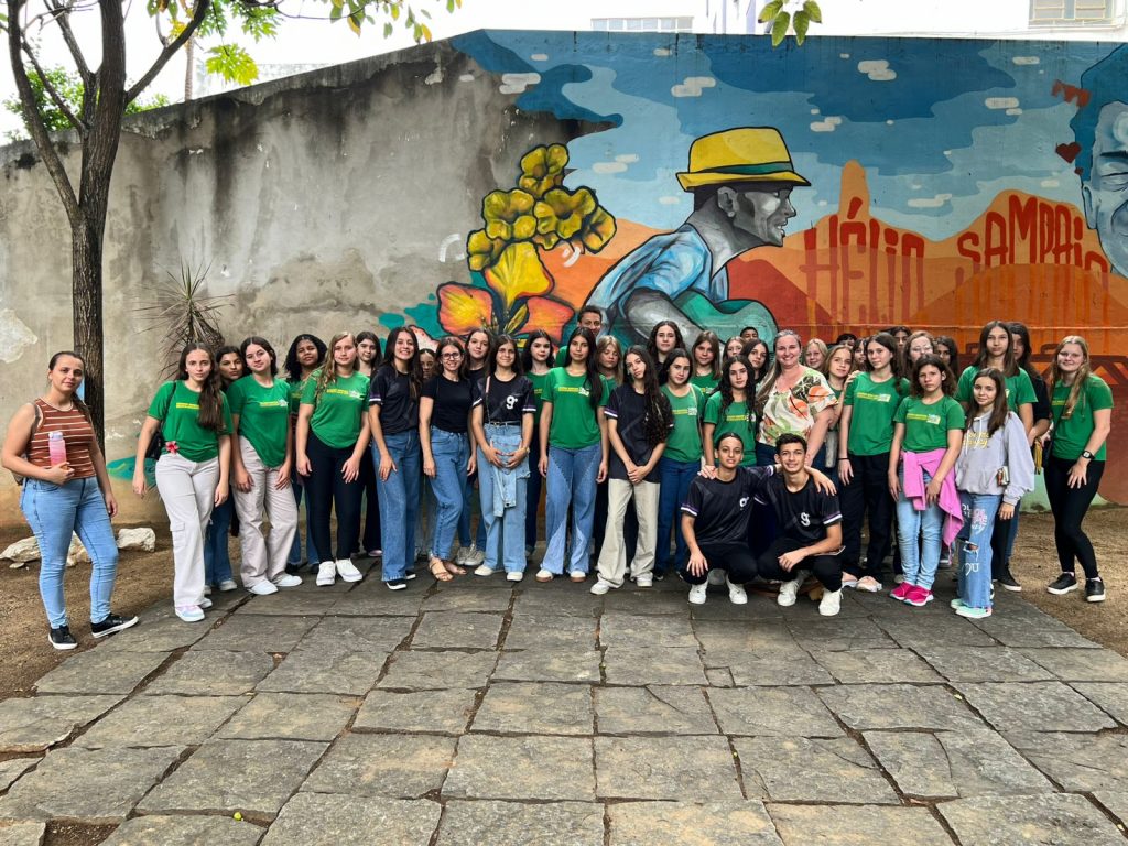 Cachoeiro promove turismo pedagógico com visitas a pontos históricos e culturais Circuito leva educação e cultura a alunos de outras cidades - Prefeitura de Cachoeiro de Itapemirim