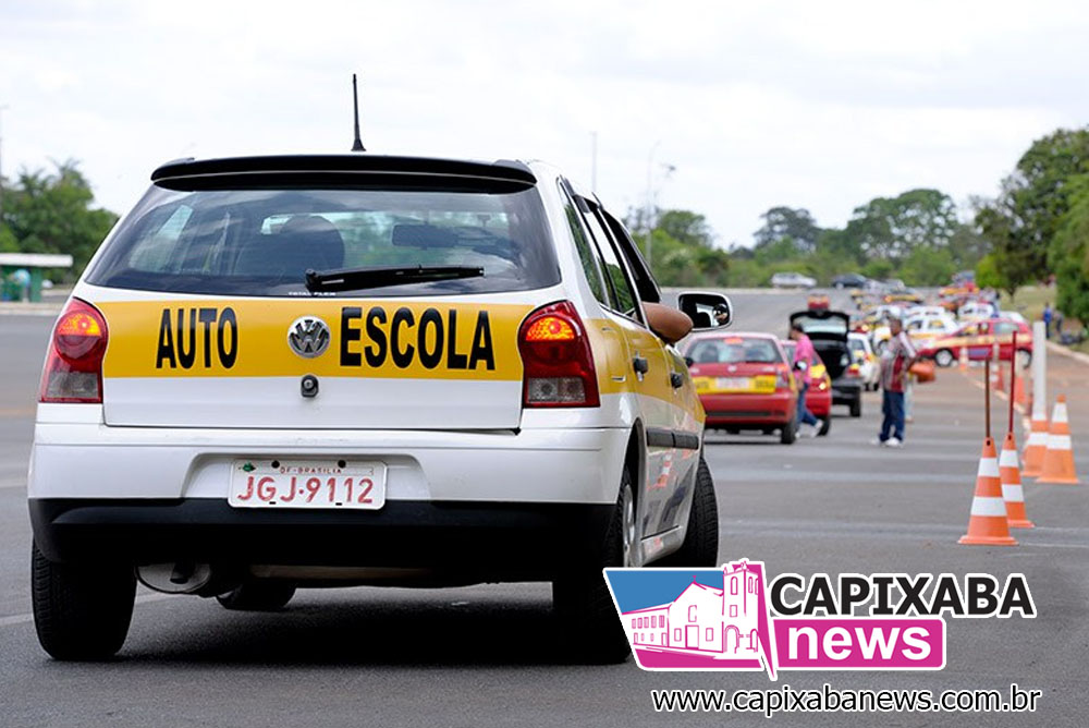 CNH: Estudos indicam que encerrar as aulas obrigatórias pode aumentar acidentes e custar R$ 16 milhões ao SUS CNH: Estudos indicam que encerrar as aulas obrigatórias pode aumentar acidentes e custar R$ 16 milhões ao SUS
