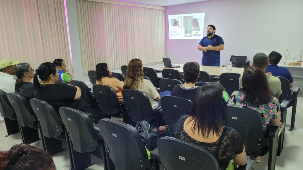 Prefeitura realiza palestra sobre atendimento ao público para servidores municipais - Prefeitura de Cachoeiro de Itapemirim