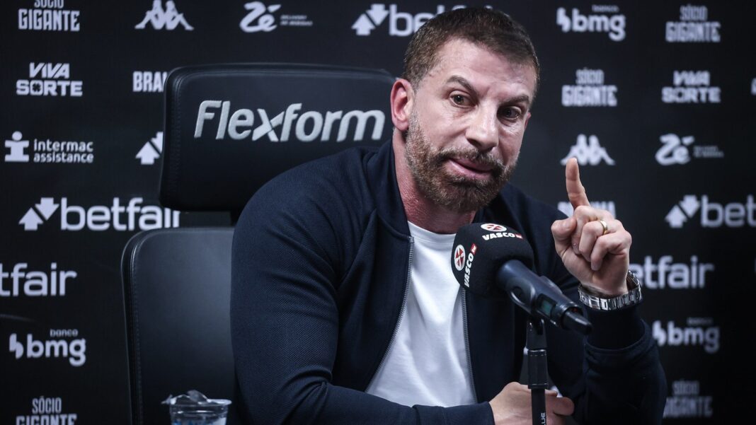 Vasco inicia negociações por volante colombiano do Crystal Palace para reforços em 2026 Vasco inicia negociações por volante colombiano do Crystal Palace para reforços em 2026