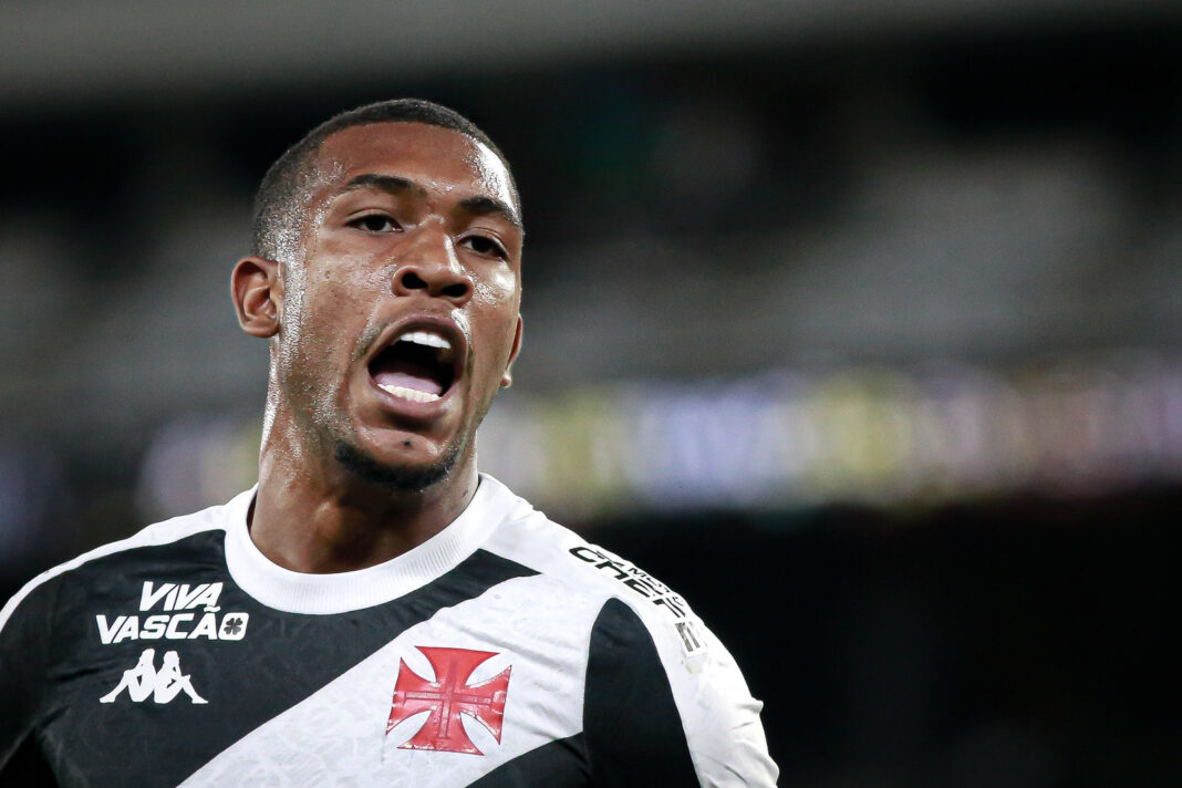 Barcelona apresenta proposta para contratar Rayan, destaque do Vasco da Gama. Barcelona apresenta proposta para contratar Rayan, destaque do Vasco da Gama.