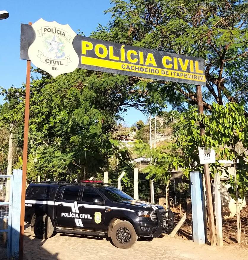 Polícia Civil de Cachoeiro prende dois foragidos durante operação em bairros da cidade Polícia Civil de Cachoeiro prende dois foragidos durante operação em bairros da cidade