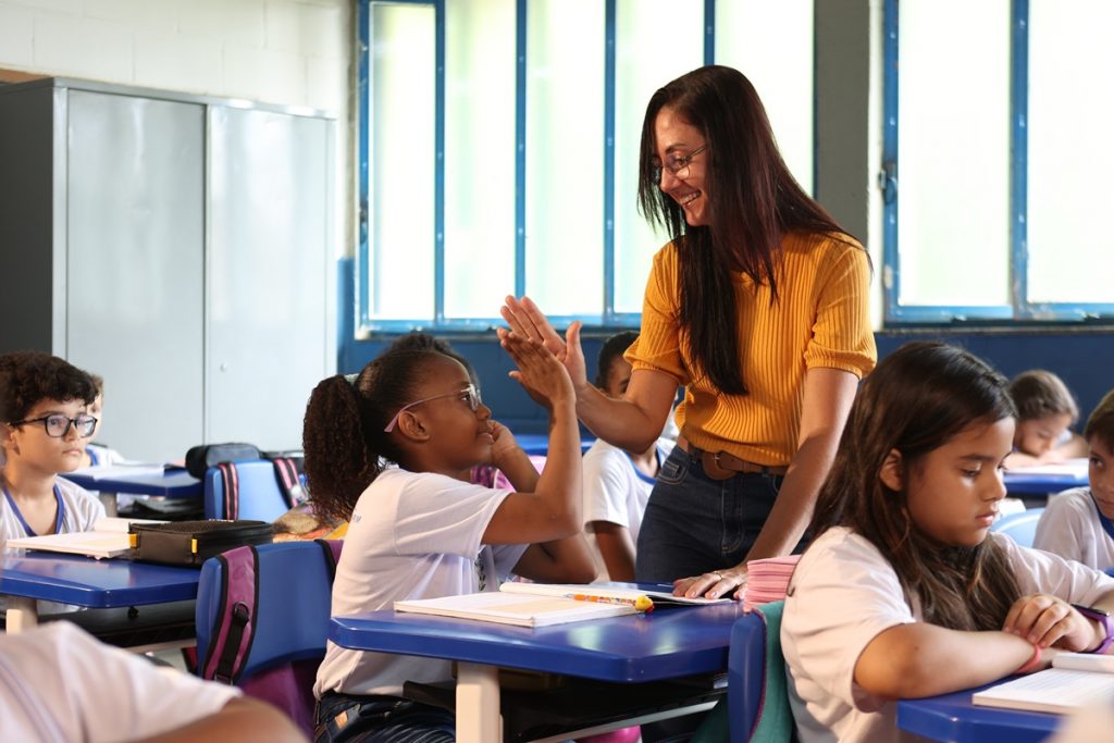 Cachoeiro paga piso nacional do magistério com retroativo já nesta sexta-feira (28) - Prefeitura de Cachoeiro de Itapemirim