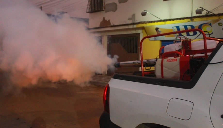 Carro fumacê atende 23 comunidades de Cachoeiro até véspera do Natal Carro fumacê atende 23 comunidades de Cachoeiro nesta semana - Prefeitura de Cachoeiro de Itapemirim