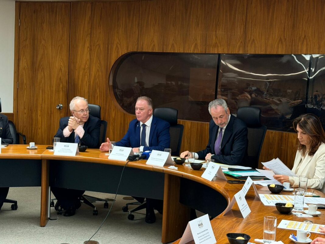 Governo do ES entrega Cartas dos Biomas em evento preparatório