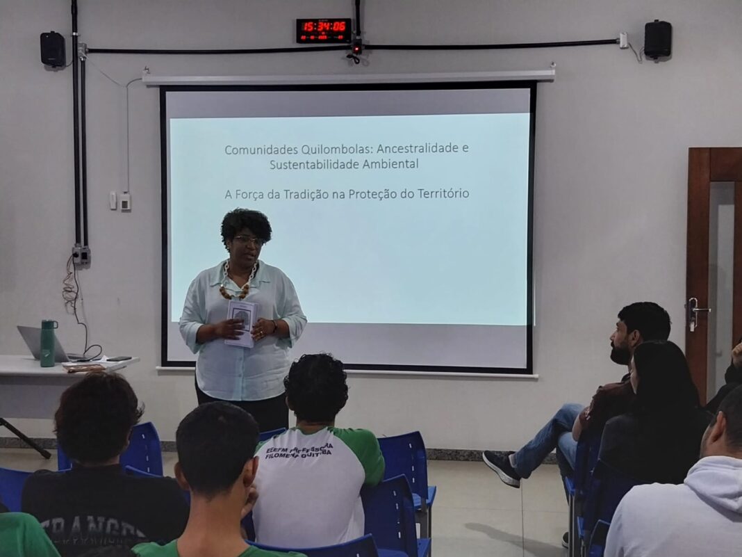 Palestra em Piúma discute quilombolas e sustentabilidade na escola Educação e Consciência Ambiental: palestra da Prefeitura leva debate sobre quilombolas e sustentabilidade à Escola Filomena Quitiba
