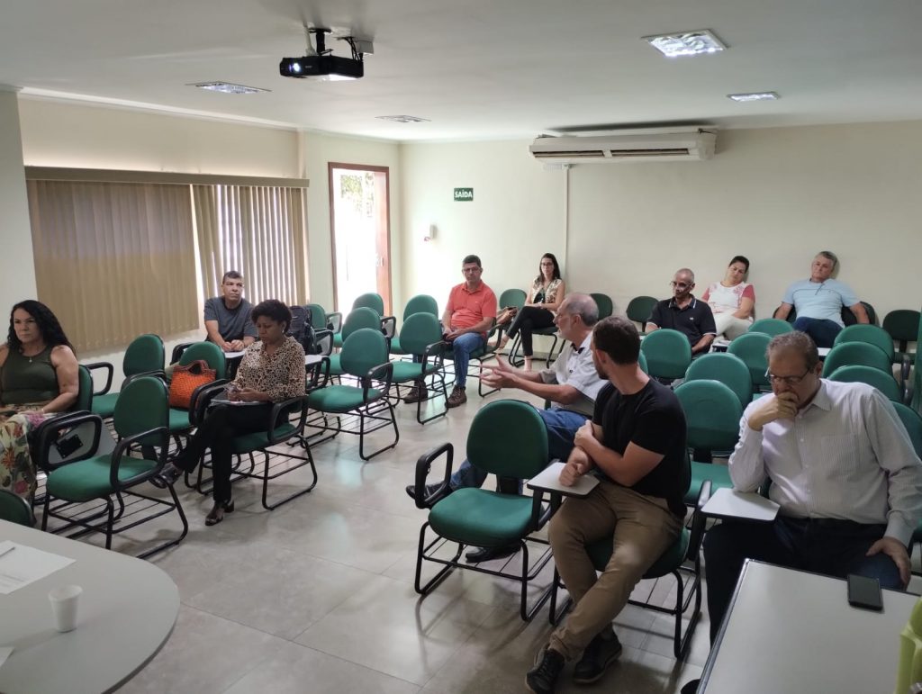 Prefeitura de Cachoeiro discute avanços em saneamento básico e saúde pública Prefeitura reforça políticas de saneamento em reunião com entidades - Prefeitura de Cachoeiro de Itapemirim