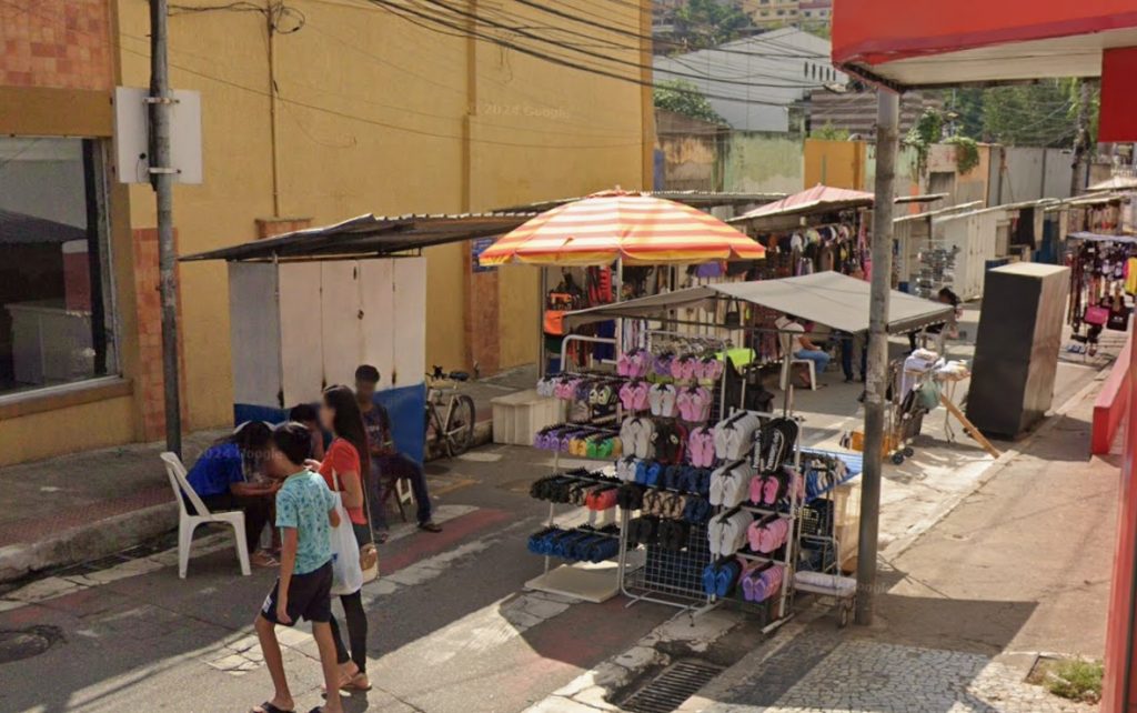 Prefeitura de Cachoeiro organiza comércio ambulante e melhora mobilidade urbana Prefeitura de Cachoeiro vai realocar camelôs e reabrir rua do teatro - Prefeitura de Cachoeiro de Itapemirim
