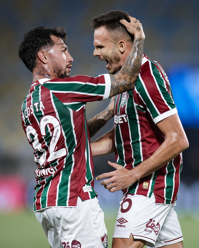 Fluminense vence Ceará, marca gol de falta e se classifica para o G6 do Brasileirão Fluminense vence Ceará, marca gol de falta e se classifica para o G6 do Brasileirão