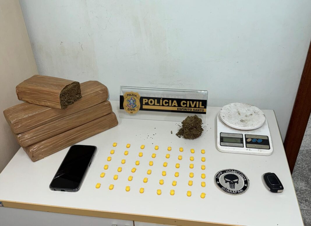 <p><strong>Operação da Polícia Civil em Guarapari resulta em três prisões e apreensões</strong></p> <p><strong>Operação da Polícia Civil em Guarapari resulta em três prisões e apreensões</strong></p>
