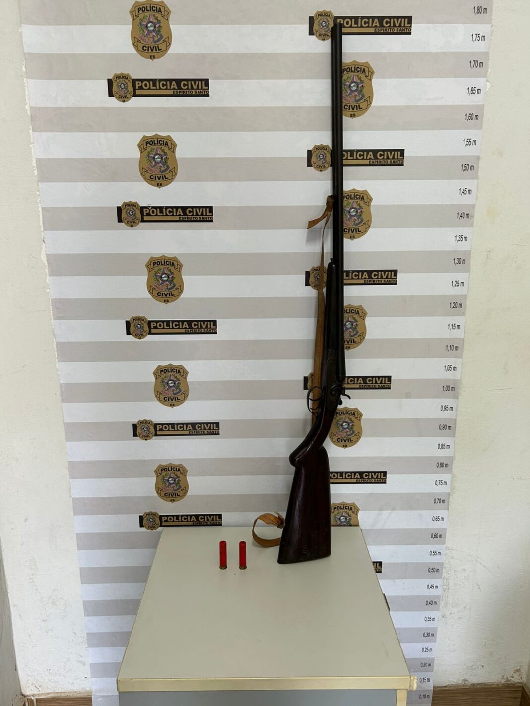 Polícia Civil de ES apreende espingarda em operação em Santa Leopoldina Polícia Civil de ES apreende espingarda em operação em Santa Leopoldina