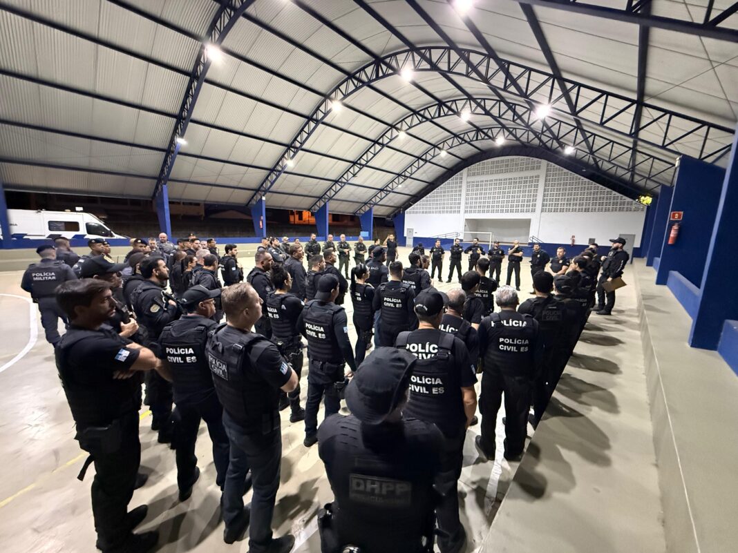 <p><strong>Operação Castelo: Polícia Civil apreende armas e drogas em São Mateus</strong></p> <p><strong>Operação Castelo: Polícia Civil apreende armas e drogas em São Mateus</strong></p>
