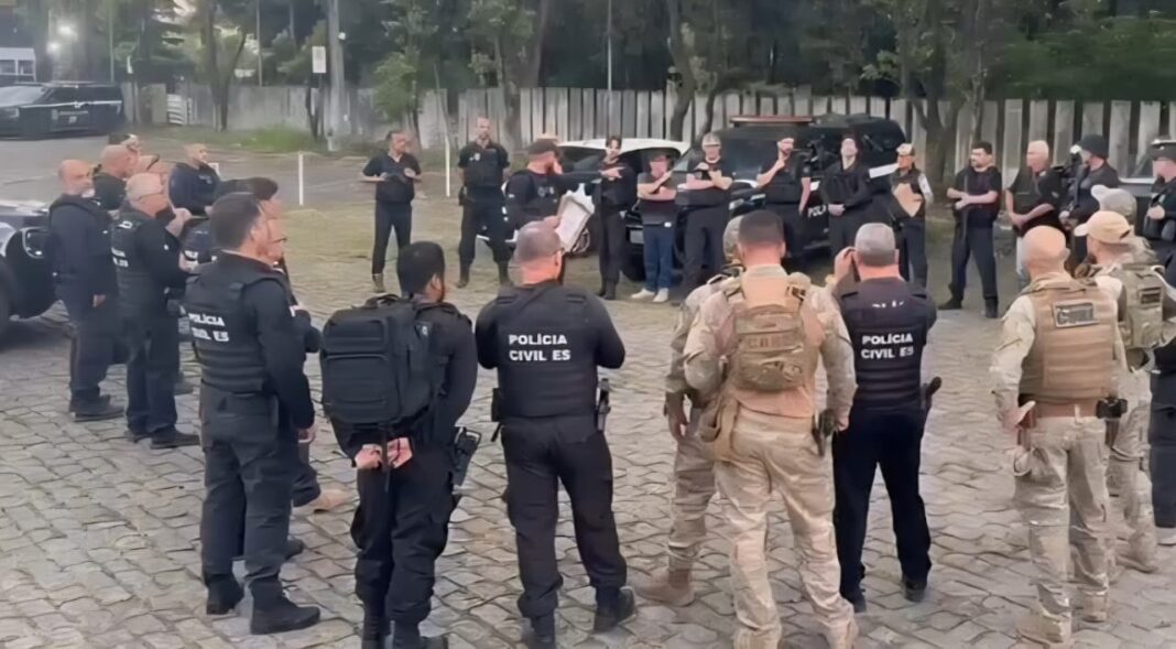 Operação ‘Conexão’ prende suspeito e apreende drogas e munições na Grande Vitória Operação ‘Conexão’ prende suspeito e apreende drogas e munições na Grande Vitória