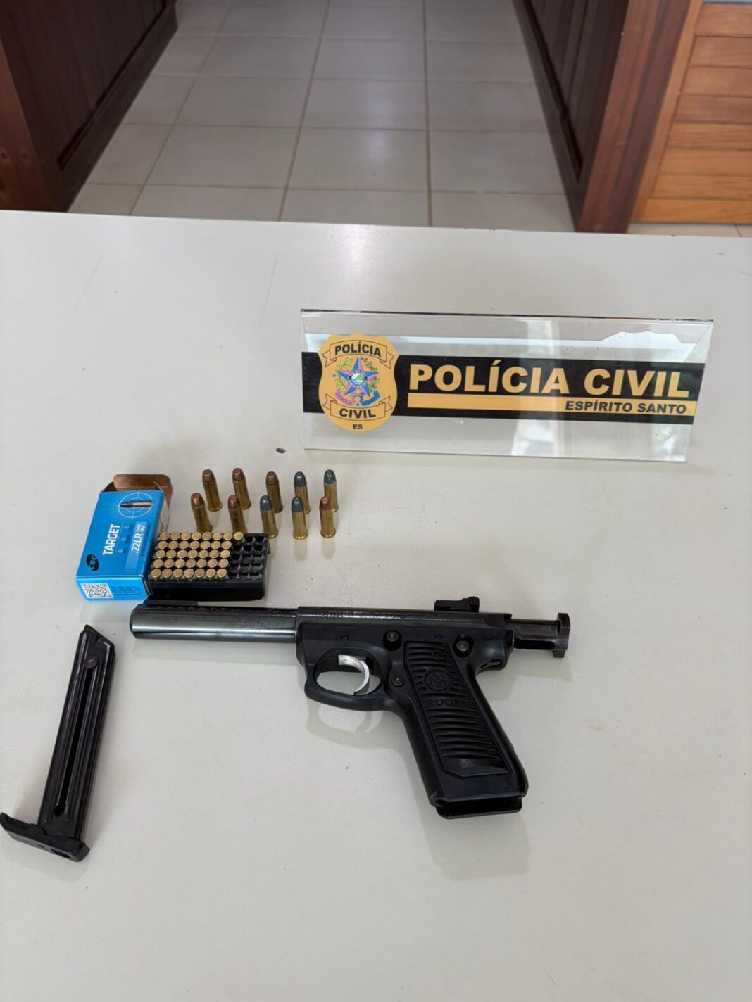 Polícia Civil prende homem com arma e munições em Venda Nova do Imigrante Polícia Civil prende homem com arma e munições em Venda Nova do Imigrante