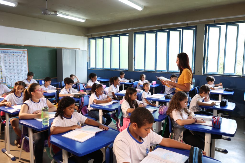 Cachoeiro abre seleção para profissionais da educação com três editais disponíveis Prefeitura de Cachoeiro abre processo seletivo simplificado para a Educação - Prefeitura de Cachoeiro de Itapemirim