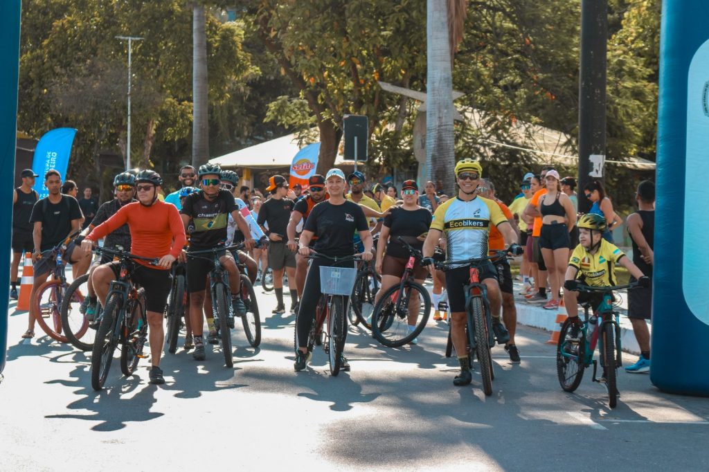 Cachoeiro realiza Passeio Ciclístico e Treinão Solidário com arrecadação de brinquedos Esporte promove solidariedade em Cachoeiro com Passeio Ciclístico e Treinão Solidário - Prefeitura de Cachoeiro de Itapemirim