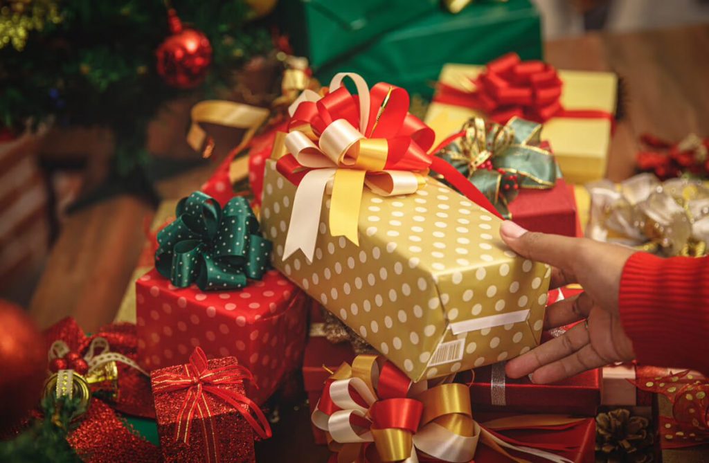 Compras de Fim de Ano: Dicas para Consumir com Consciência em Cachoeiro Saiba como fazer as compras de fim de ano para um verdadeiro Feliz Natal - Prefeitura de Cachoeiro de Itapemirim
