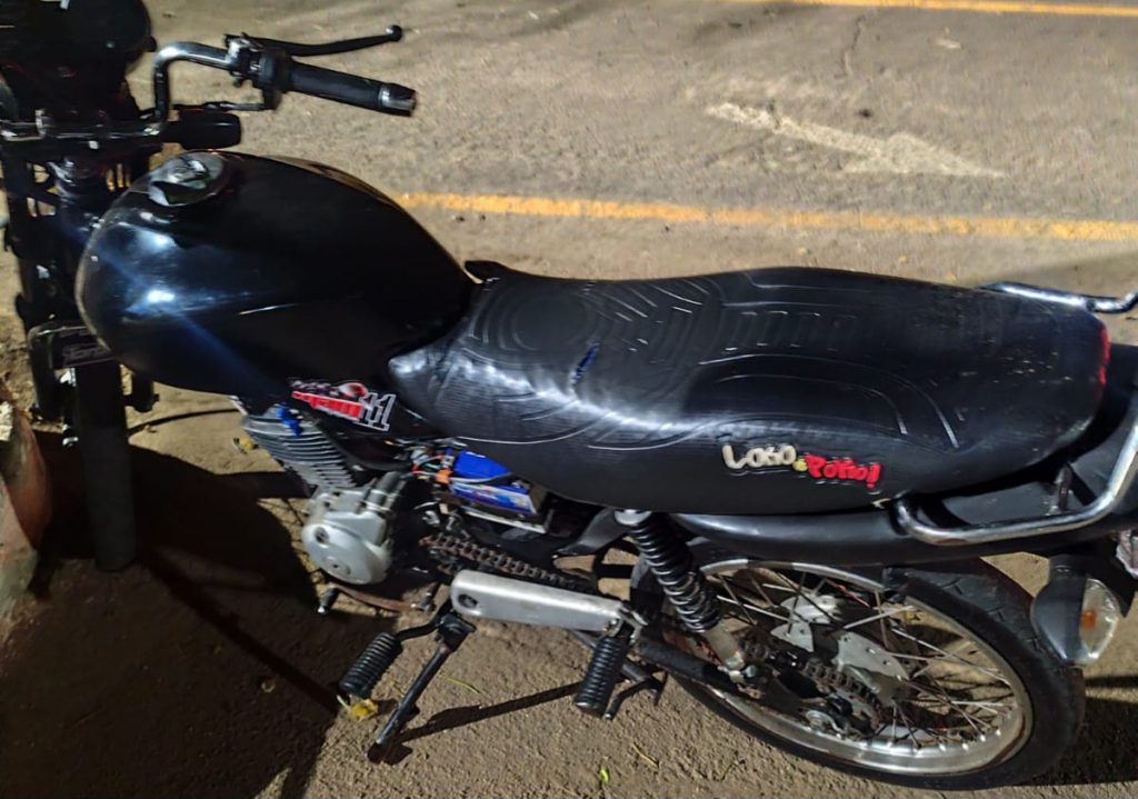 Guarda Municipal de Cachoeiro apreende motocicleta com irregularidades em abordagem Guarda Municipal aborda motociclista após fuga e identifica veículo com adulteração - Prefeitura de Cachoeiro de Itapemirim