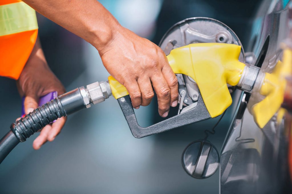 Procon de Cachoeiro intensifica fiscalização de combustíveis para garantir qualidade e preços justos Procon Cachoeiro realiza fiscalização em postos de combustíveis em parceria com a ANP - Prefeitura de Cachoeiro de Itapemirim