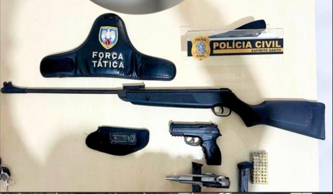 Polícia Civil prende irmãos em operação contra homicídios e armas em Iúna Polícia Civil prende irmãos em operação contra homicídios e armas em Iúna