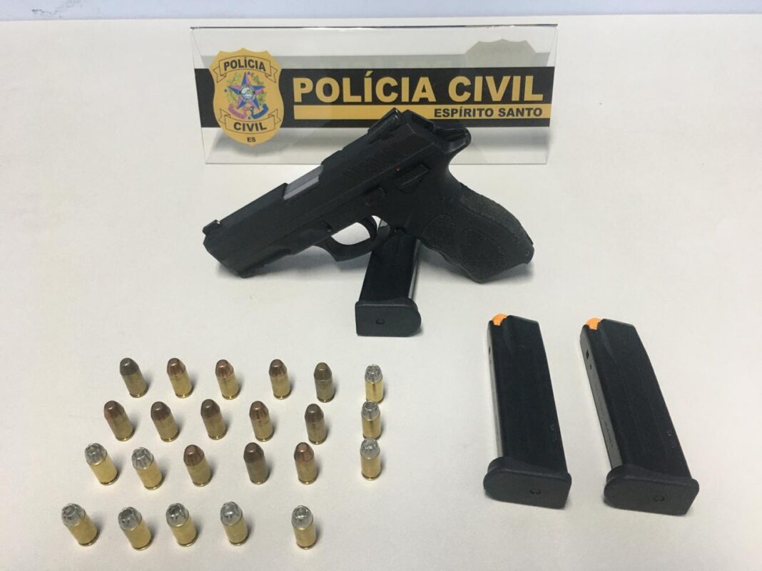 <p><strong>Polícia Civil de Guaçuí apreende pistola e munições durante operação de busca</strong></p> <p><strong>Polícia Civil de Guaçuí apreende pistola e munições durante operação de busca</strong></p>