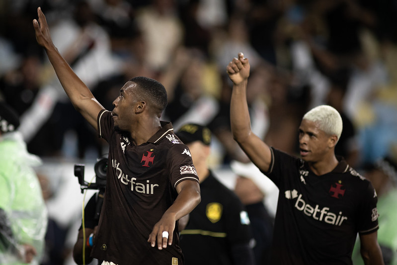 Bournemouth define proposta por Rayan e aguarda resposta do Vasco em três dias Bournemouth define proposta por Rayan e aguarda resposta do Vasco em três dias