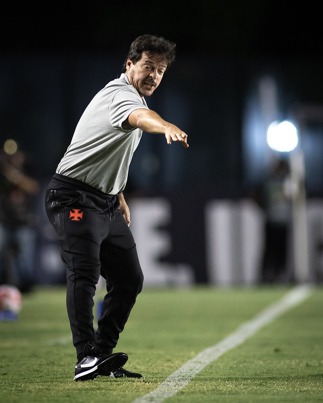 Vasco empata sem gols com Nova Iguaçu e apresenta problemas no entrosamento da equipe. Vasco empata sem gols com Nova Iguaçu e apresenta problemas no entrosamento da equipe.