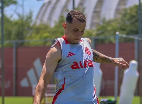 Internacional se prepara para enfrentar o Vasco com três reforços à disposição na partida Internacional se prepara para enfrentar o Vasco com três reforços à disposição na partida