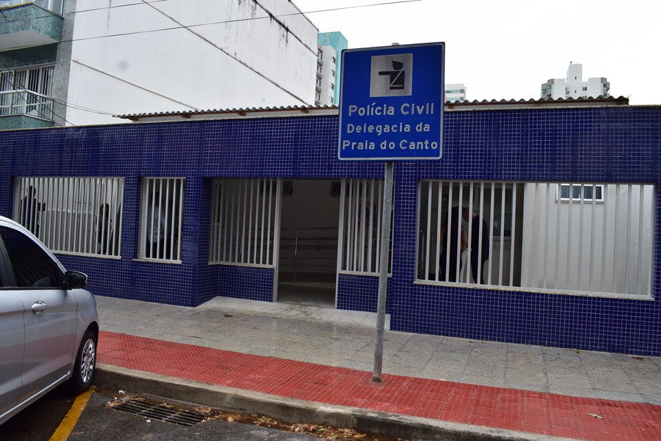 Suspeito de assalto é preso em Vitória pela Polícia Civil do ES Suspeito de assalto é preso em Vitória pela Polícia Civil do ES