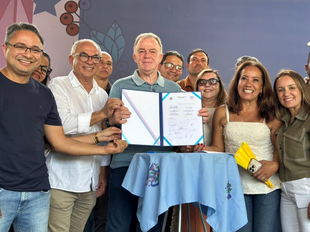 Governo do ES entrega obras e anuncia investimentos em Bom Jesus do Norte Governo do ES entrega obras e anuncia investimentos em Bom Jesus do Norte