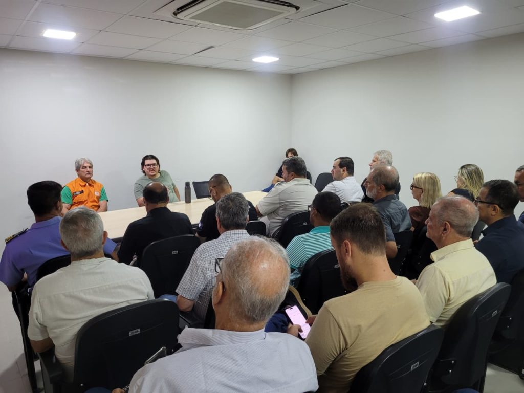 Prefeitura de Cachoeiro monitora situações de alagamento e prevê mais chuvas. Prefeitura de Cachoeiro discute ações emergenciais em razão das chuvas - Prefeitura de Cachoeiro de Itapemirim