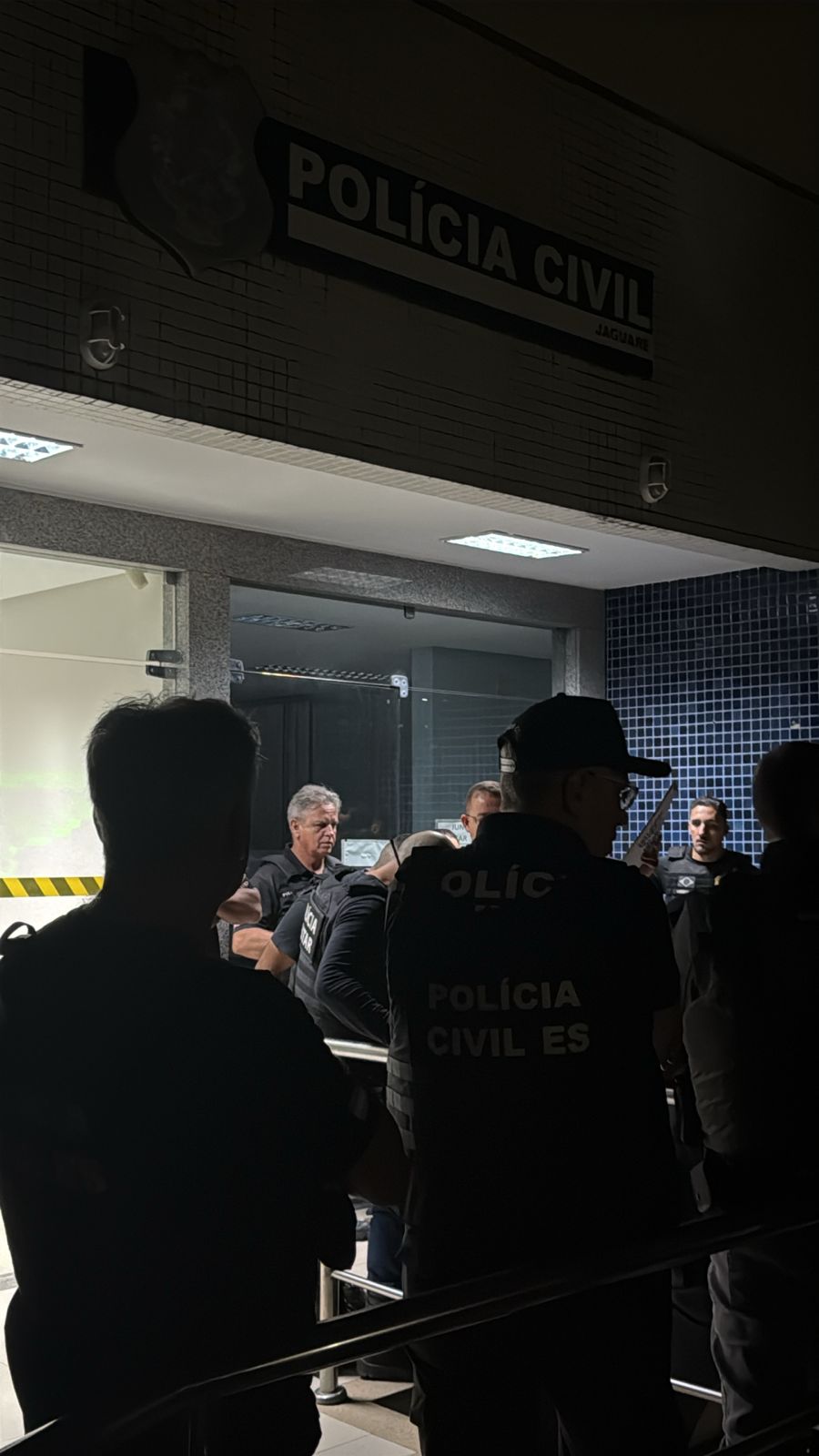 <p><strong>Polícia Civil e Militar realizam operação contra tráfico e homicídios em Jaguaré</strong></p> <p><strong>Polícia Civil e Militar realizam operação contra tráfico e homicídios em Jaguaré</strong></p>