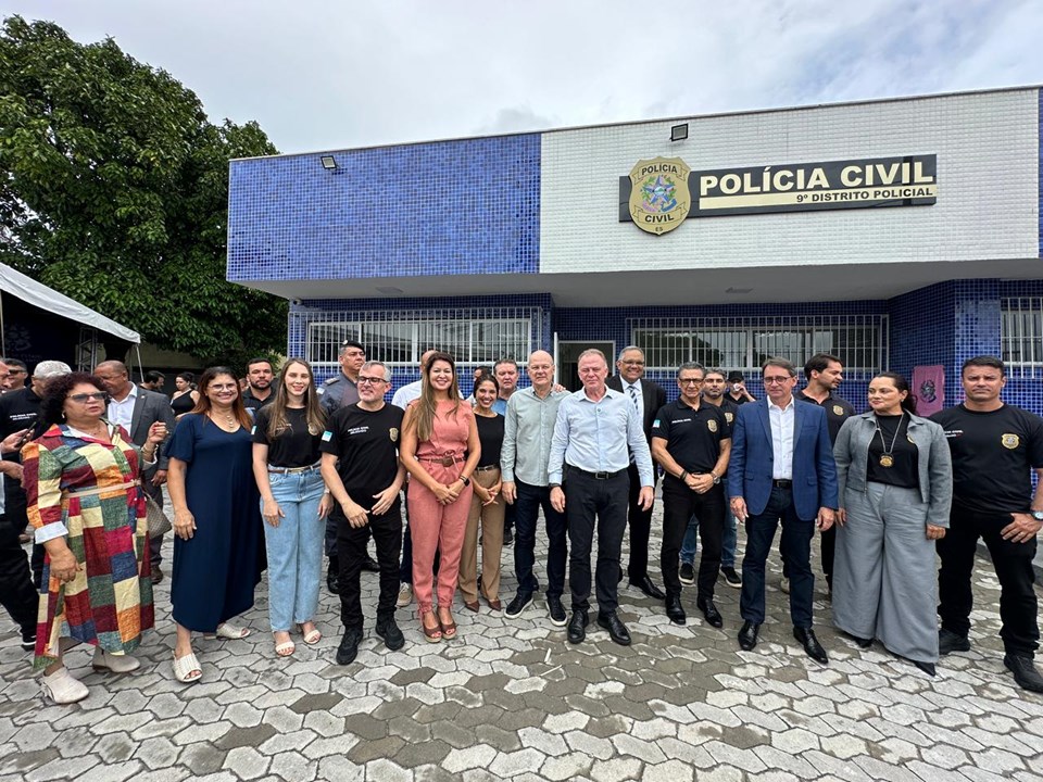 <p><strong>Governador entrega reforma do 9º Distrito Policial em Cobilândia, Vila Velha</strong></p> <p><strong>Governador entrega reforma do 9º Distrito Policial em Cobilândia, Vila Velha</strong></p>