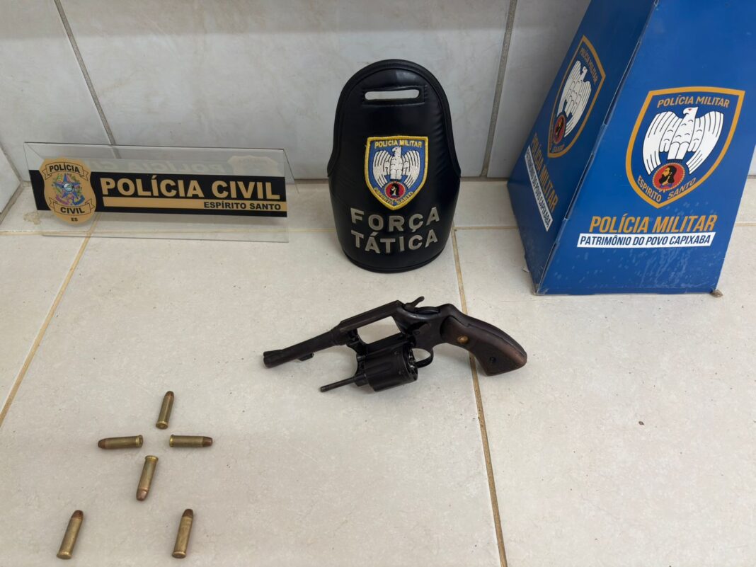 <p><strong>Polícia Civil e Militar apreendem adolescente envolvido em homicídio e tráfico</strong></p> <p><strong>Polícia Civil e Militar apreendem adolescente envolvido em homicídio e tráfico</strong></p>
