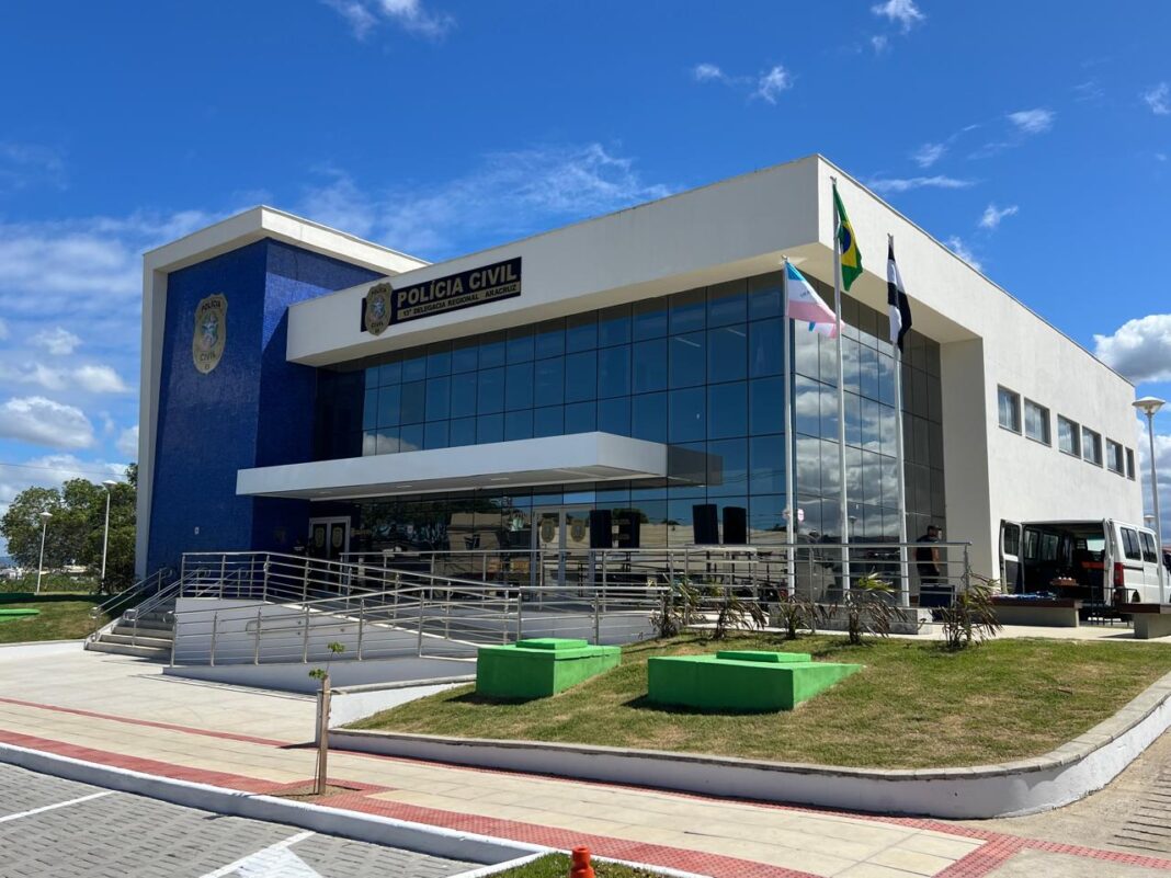 <p><strong>Polícia Civil de Aracruz conclui inquérito de roubo e indiciou homem de 19 anos</strong></p> <p><strong>Polícia Civil de Aracruz conclui inquérito de roubo e indiciou homem de 19 anos</strong></p>