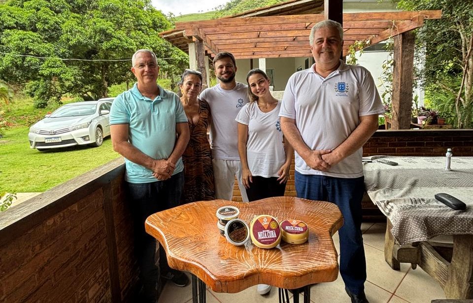 Agroindústria Calvi de Cachoeiro conquista Selo Arte para seus laticínios tradicionais Agroindústria de Cachoeiro recebe selo de qualidade - Prefeitura de Cachoeiro de Itapemirim