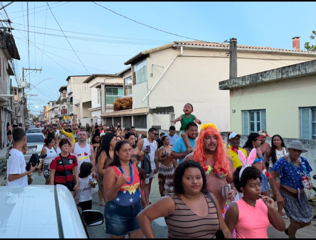 Carnaval em Marataízes encerra com alegria na Barra da cidade Última noite do Carnaval na Pérola Capixaba agitou a Barra